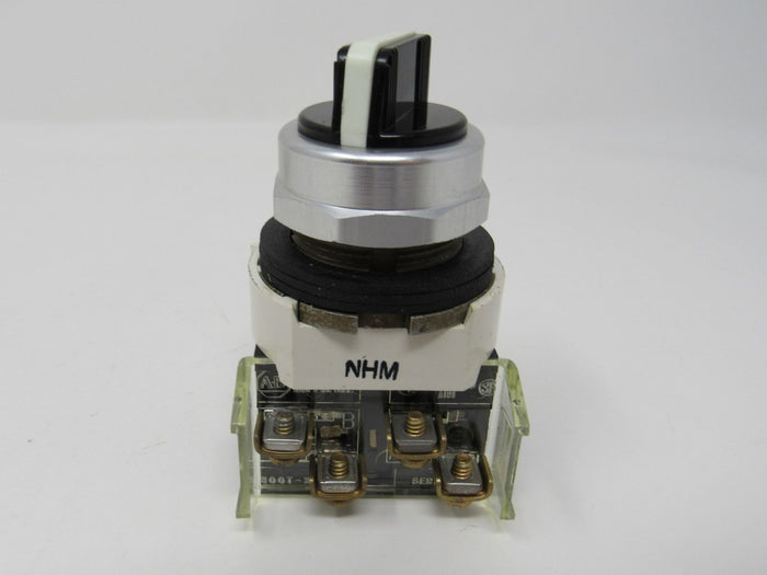 Allen-Bradley-Oiltight-Pilot-Control-Unit-Standard-Operator-Series-N-800T-N2KF4B-818 4