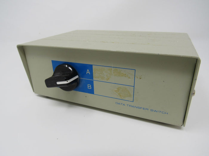 D89-Data-Transfer-Switch-Serial-2-Way-AB-Male-DB502-0002-584 4