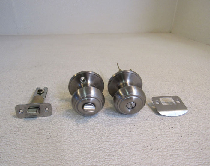 Defiant-Door-Knob-Privacy-Lock-Brushed-Nickel-K2110-370 3
