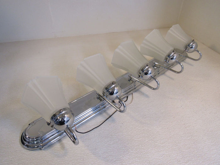Standard-Bathroom-Fixture-Wall-Mount-Light-5-Bulbs-36in-x-8in-508 1