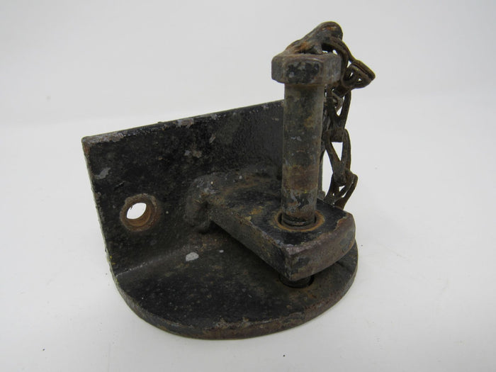 Standard-Bracket-With-Screw-On-Clamp-4in-x-x-Metal-824 1