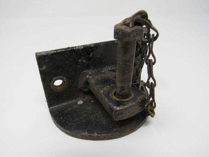 Standard-Bracket-With-Screw-On-Clamp-4in-x-x-Metal-824 2