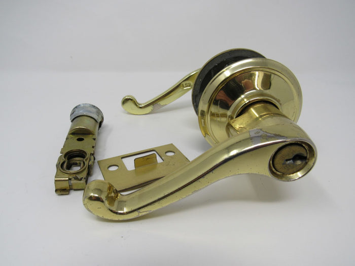 Standard-Lever-Handle-Keyed-Entrance-Lock-Polished-Brass-158 3